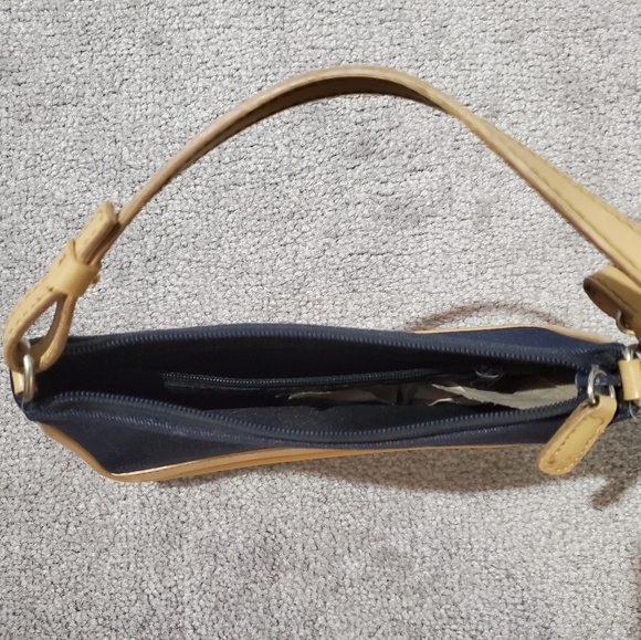 Q&A Handbag - Picture 4 of 5